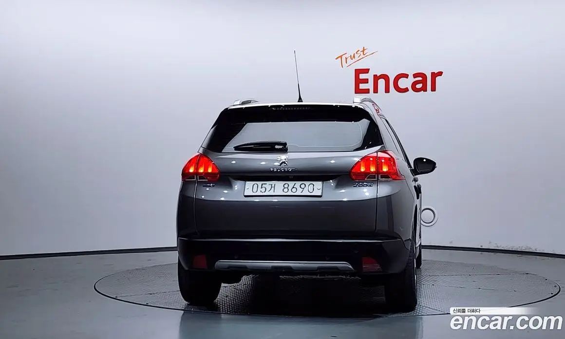 Peugeot 2008 2017 1.6 автомат (гидро), фото 4
