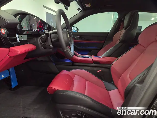 Porsche Taycan 2025 0.1 автомат (гидро), миниатюра 7