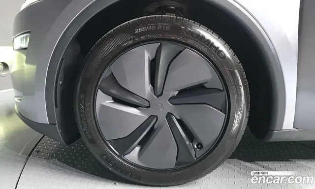 Tesla Model Y 2025 0.2 автомат (гидро), миниатюра 5