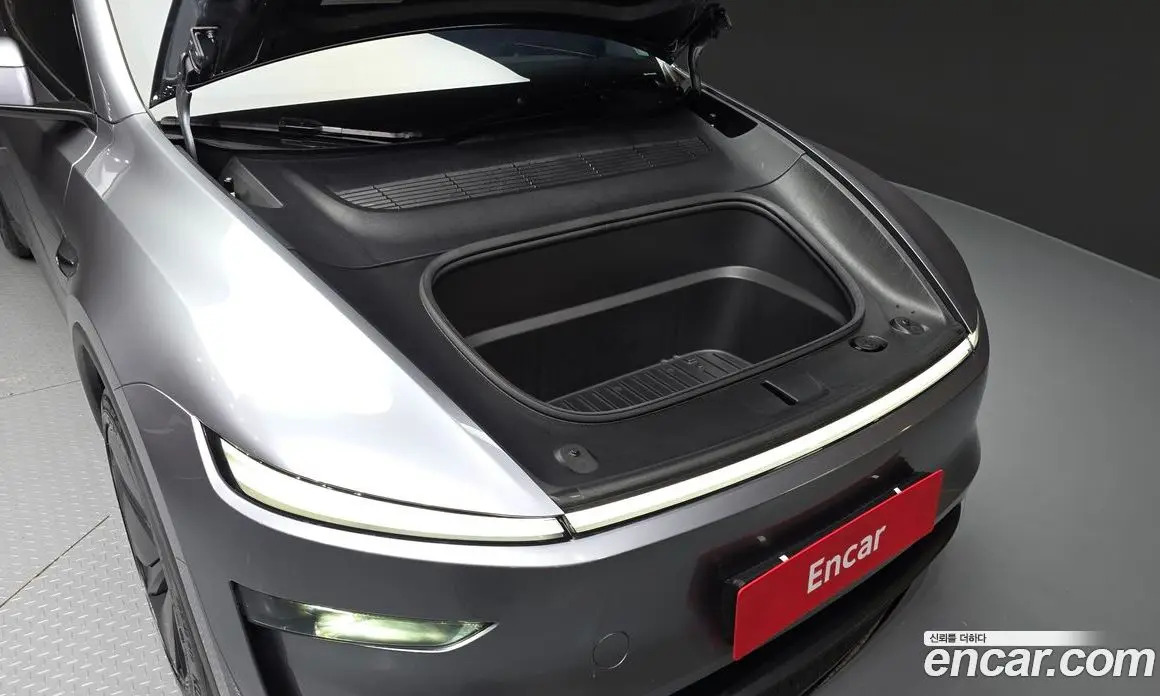 Tesla Model Y 2025 0.2 автомат (гидро), фото 6