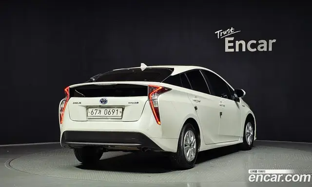 Toyota Prius 2016 1.8 автомат (гидро), миниатюра 2 Toyota Prius 2016 1.8 автомат (гидро), миниатюра 2