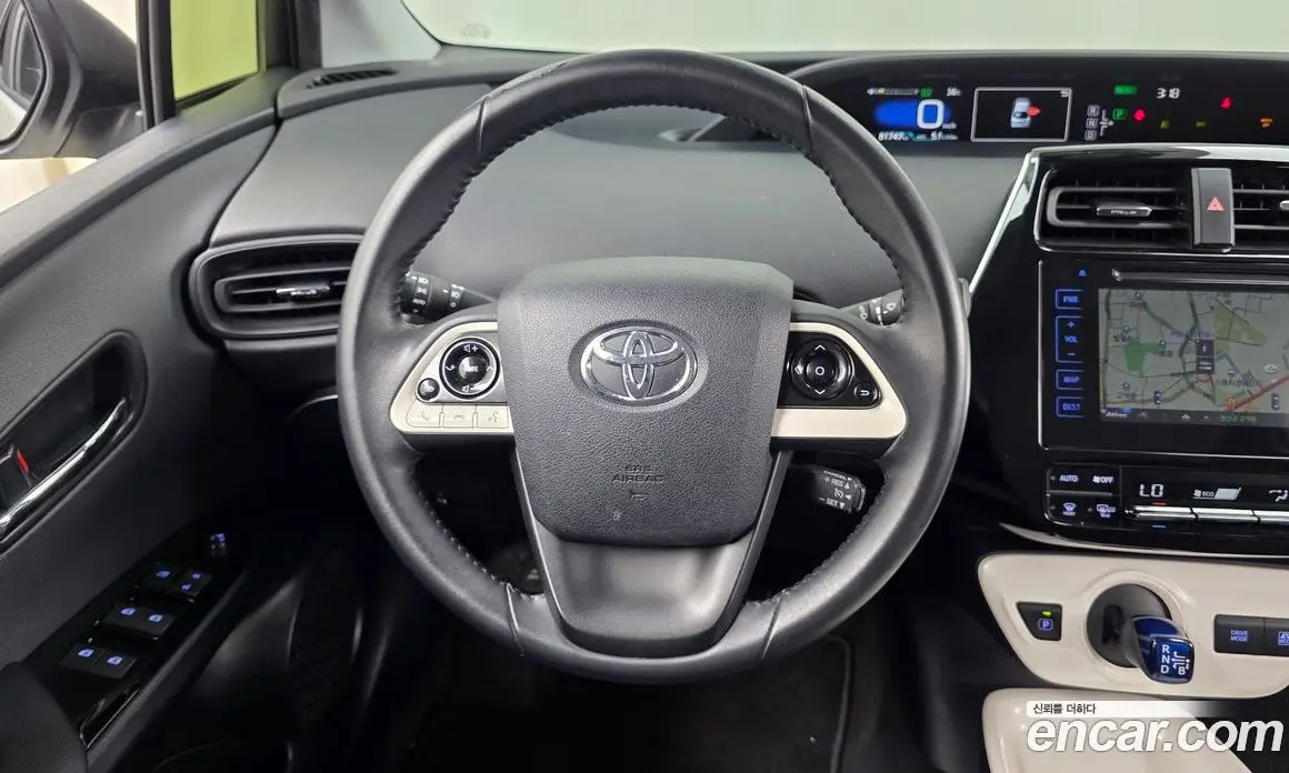 Toyota Prius 2016 1.8 автомат (гидро), фото 13 Toyota Prius 2016 1.8 автомат (гидро), фото 13