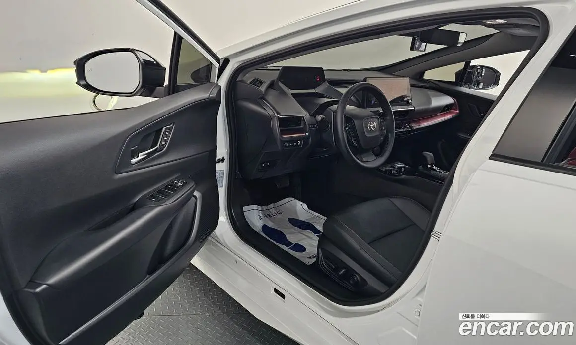 Toyota Prius 2026 2.0 автомат (гидро), фото 13 Toyota Prius 2026 2.0 автомат (гидро), фото 13