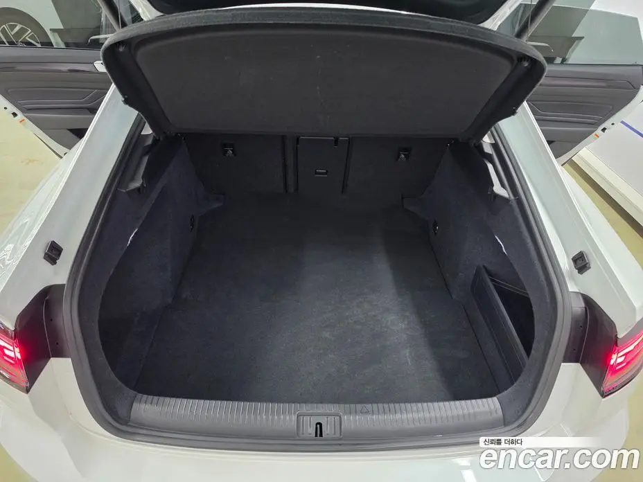 Volkswagen Arteon 2022 2.0 автомат (гидро), фото 18