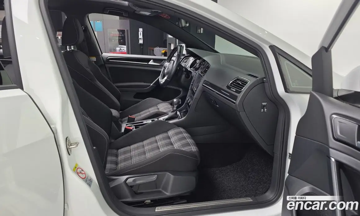 Volkswagen Golf 2016 2.0 автомат (гидро), фото 11