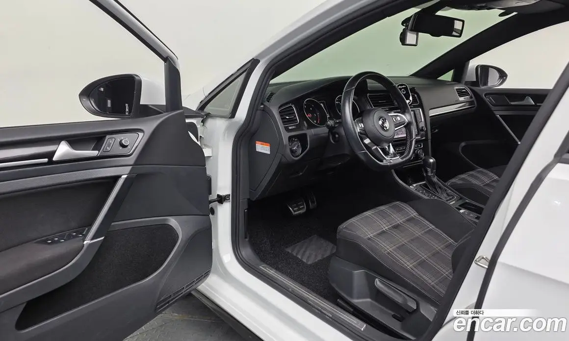 Volkswagen Golf 2016 2.0 автомат (гидро), фото 10