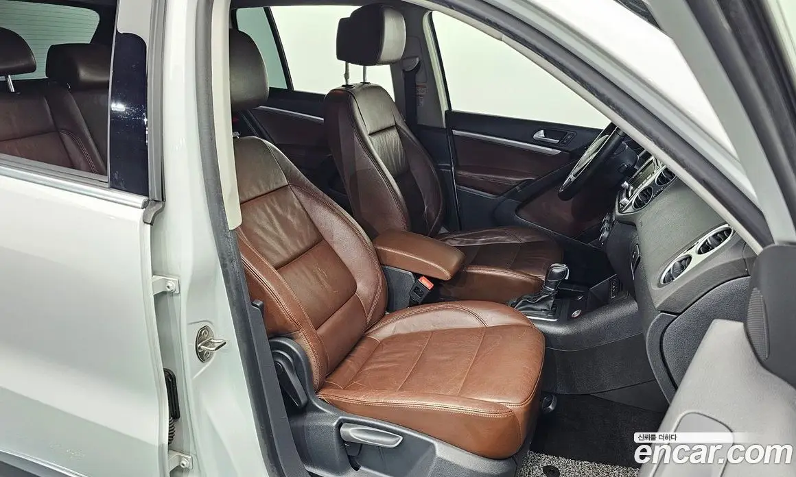 Volkswagen Tiguan 2016 2.0 автомат (гидро), фото 11