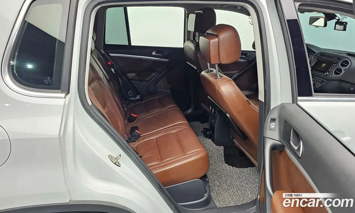 Volkswagen Tiguan 2016 2.0 автомат (гидро), фото 12