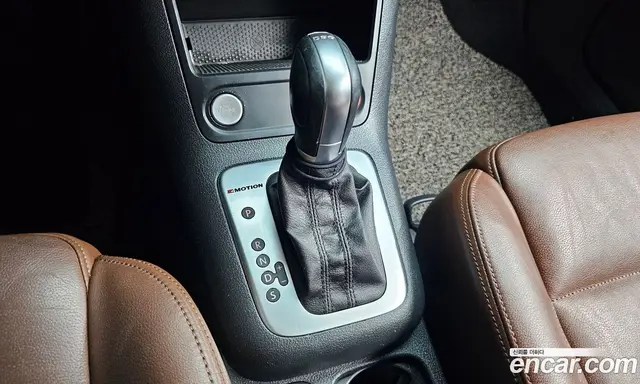 Volkswagen Tiguan 2016 2.0 автомат (гидро), миниатюра 9