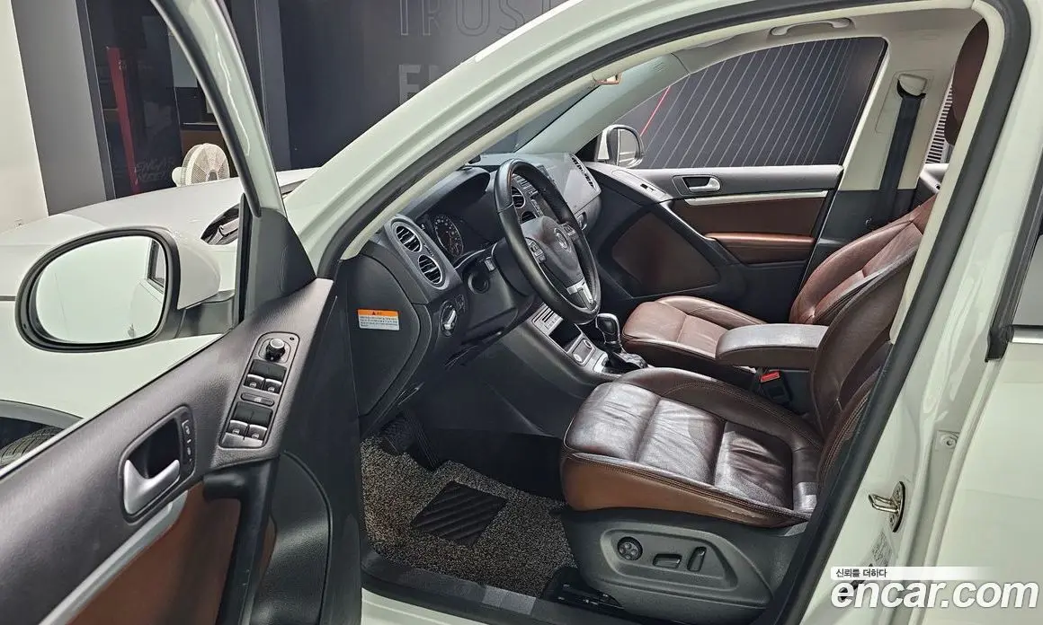 Volkswagen Tiguan 2016 2.0 автомат (гидро), фото 10
