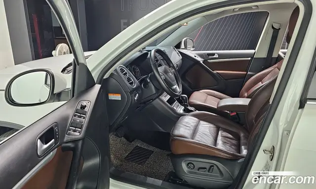 Volkswagen Tiguan 2016 2.0 автомат (гидро), миниатюра 10
