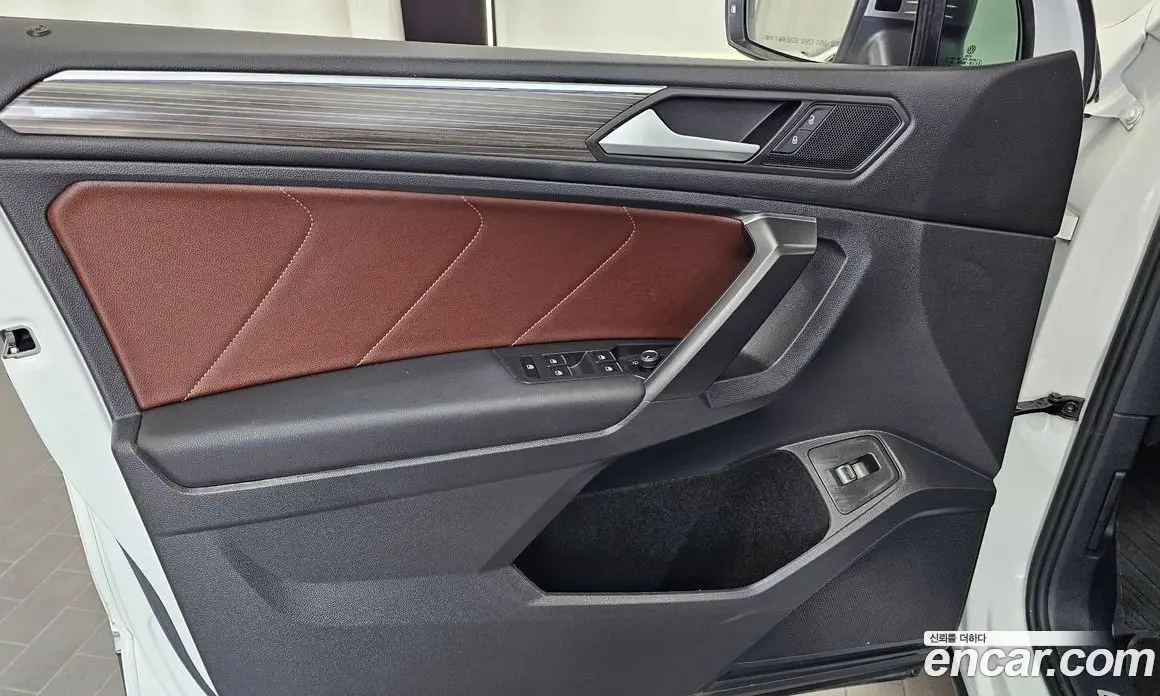 Volkswagen Tiguan 2023 2.0 автомат (гидро), фото 14