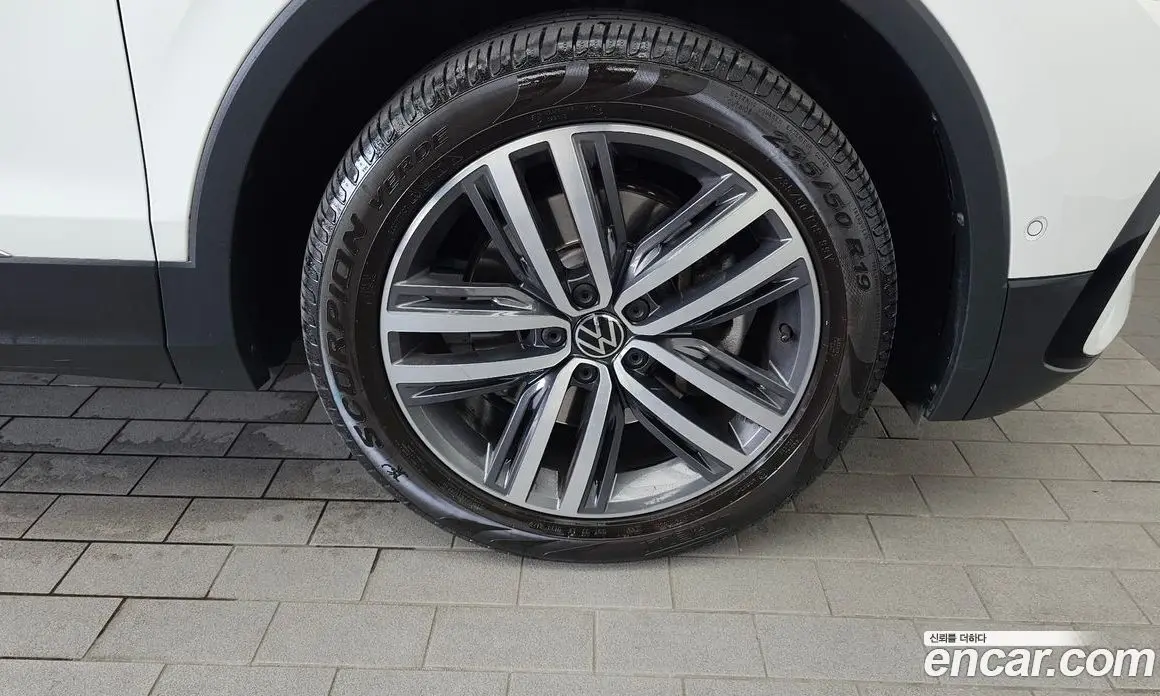 Volkswagen Tiguan 2023 2.0 автомат (гидро), фото 7