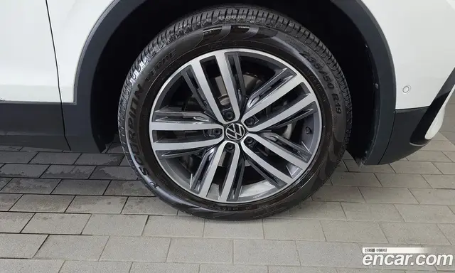Volkswagen Tiguan 2023 2.0 автомат (гидро), миниатюра 7
