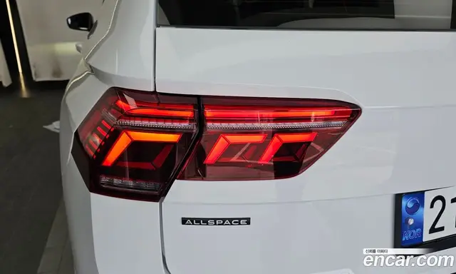 Volkswagen Tiguan 2023 2.0 автомат (гидро), миниатюра 9