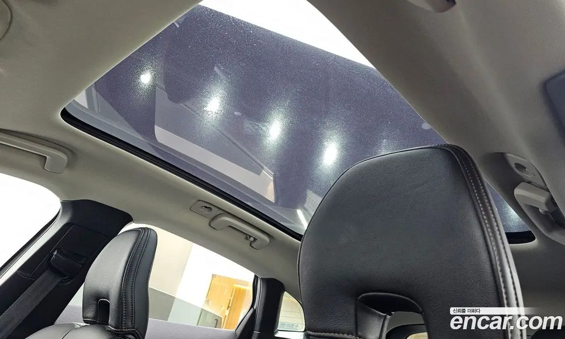 Volvo V40 2019 2.0 автомат (гидро), фото 25