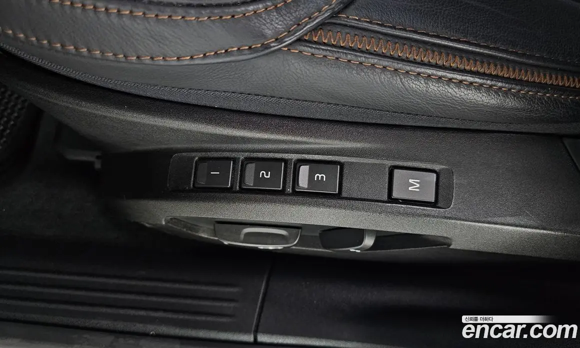 Volvo V40 2019 2.0 автомат (гидро), фото 32
