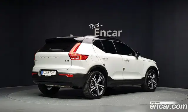 Volvo XC40 2020 2.0 автомат (гидро), миниатюра 2
