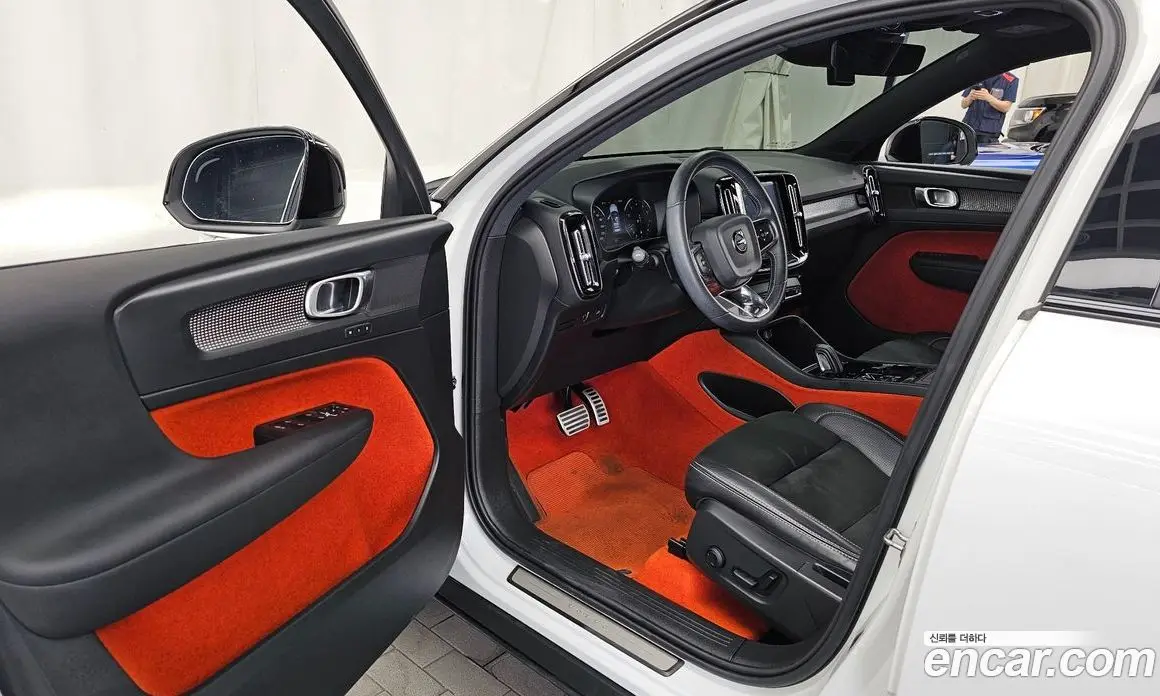 Volvo XC40 2020 2.0 автомат (гидро), фото 13