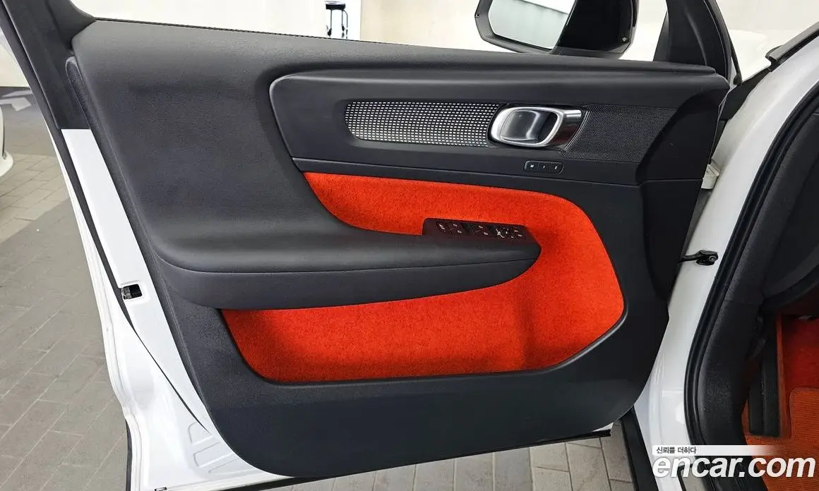 Volvo XC40 2020 2.0 автомат (гидро), фото 14