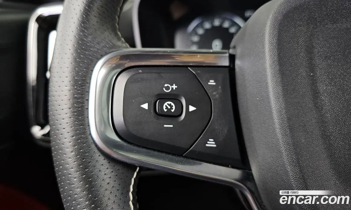 Volvo XC40 2020 2.0 автомат (гидро), фото 16