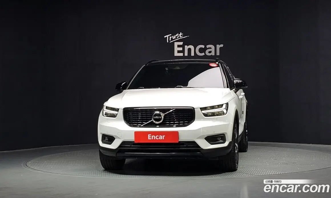 Volvo XC40 2020 2.0 автомат (гидро), фото 3