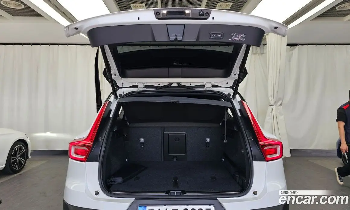 Volvo XC40 2020 2.0 автомат (гидро), фото 26