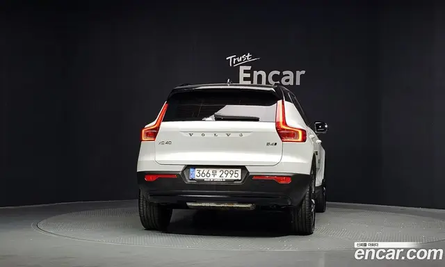 Volvo XC40 2020 2.0 автомат (гидро), миниатюра 4