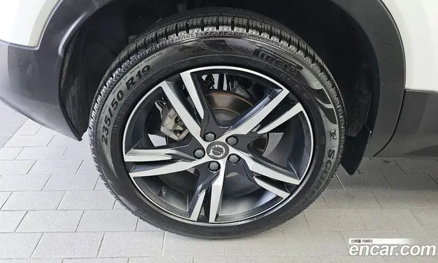 Volvo XC40 2020 2.0 автомат (гидро), миниатюра 5