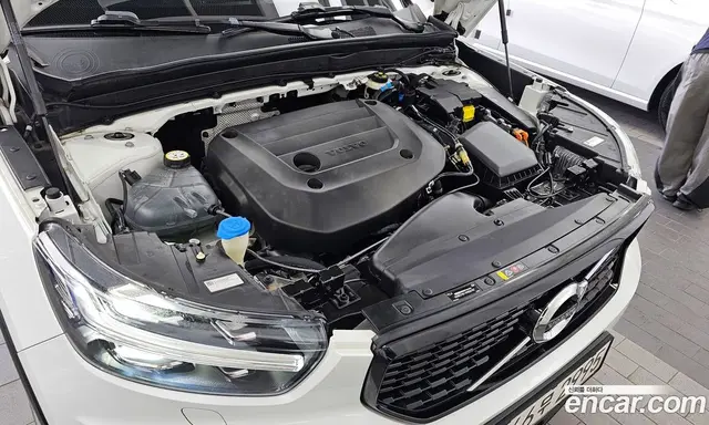 Volvo XC40 2020 2.0 автомат (гидро), миниатюра 6