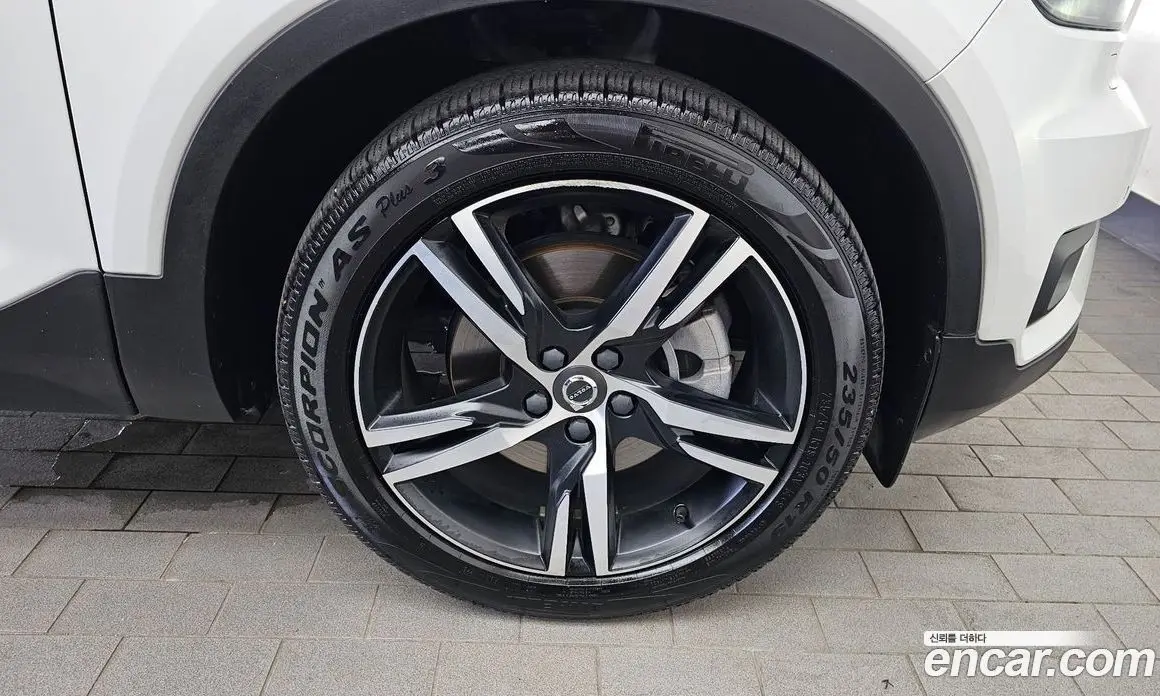 Volvo XC40 2020 2.0 автомат (гидро), фото 7
