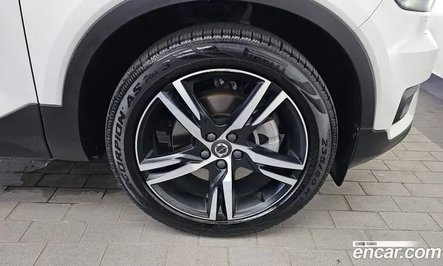 Volvo XC40 2020 2.0 автомат (гидро), миниатюра 7