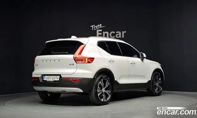 Volvo XC40 2021 2.0 автомат (гидро), миниатюра 2