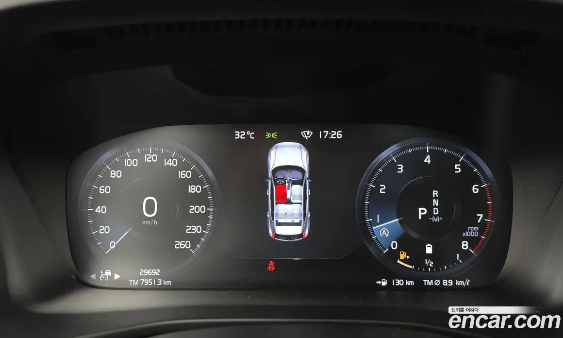 Volvo XC40 2021 2.0 автомат (гидро), фото 11