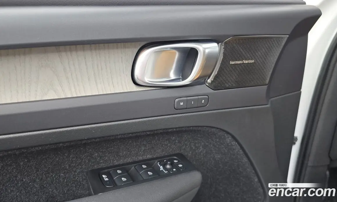 Volvo XC40 2021 2.0 автомат (гидро), фото 14