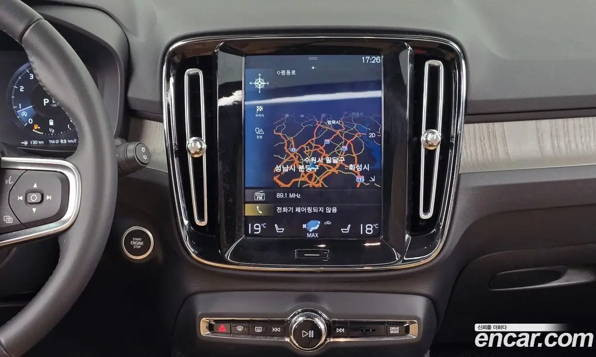 Volvo XC40 2021 2.0 автомат (гидро), фото 18