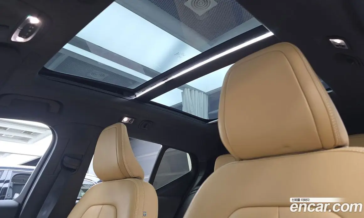 Volvo XC40 2021 2.0 автомат (гидро), фото 21