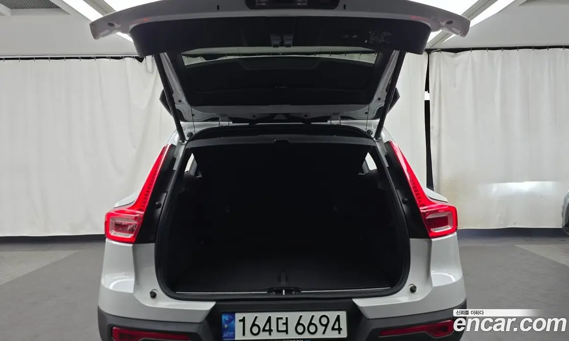 Volvo XC40 2021 2.0 автомат (гидро), фото 26
