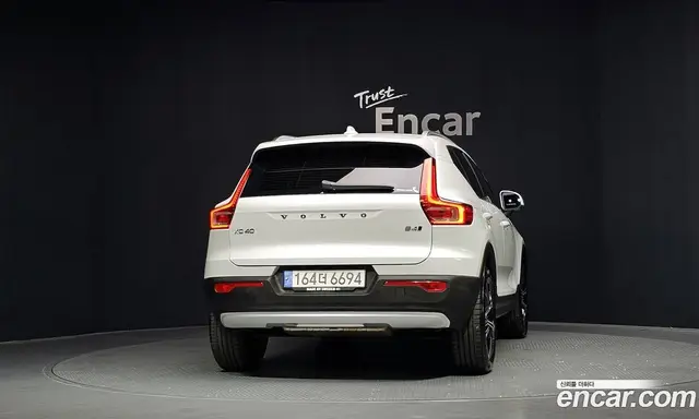 Volvo XC40 2021 2.0 автомат (гидро), миниатюра 4