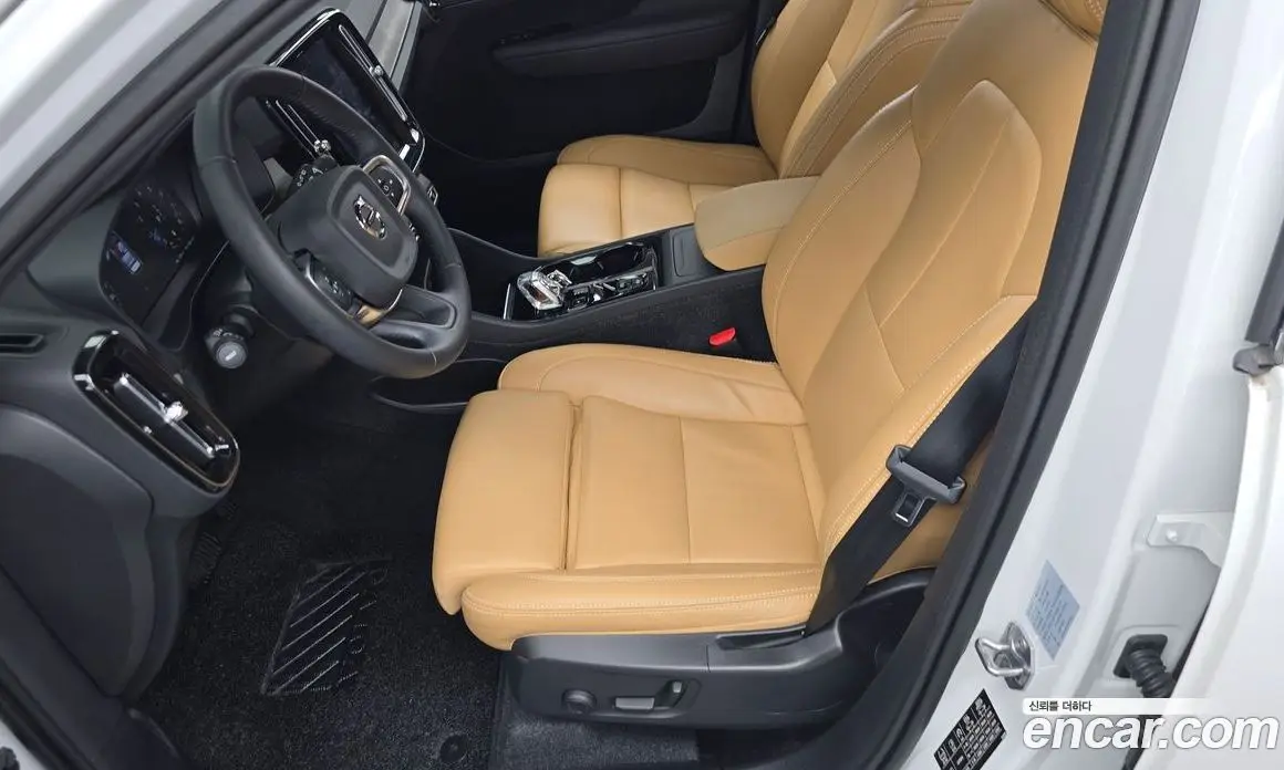 Volvo XC40 2021 2.0 автомат (гидро), фото 31
