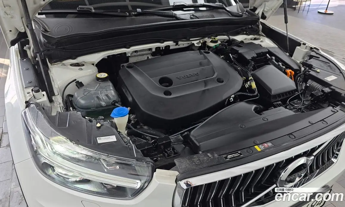 Volvo XC40 2021 2.0 автомат (гидро), фото 6