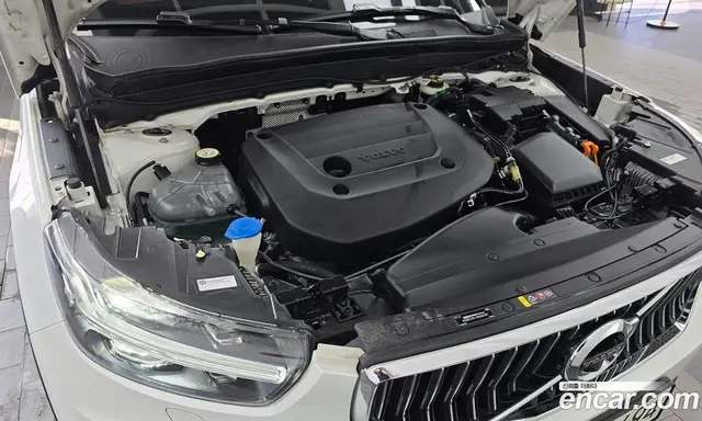 Volvo XC40 2021 2.0 автомат (гидро), миниатюра 6