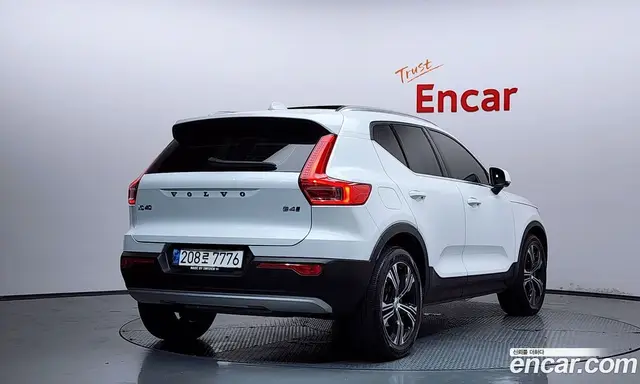 Volvo XC40 2021 2.0 автомат (гидро), миниатюра 2
