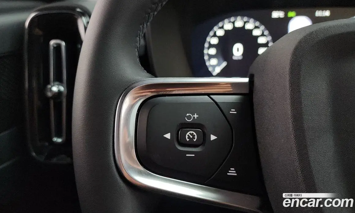 Volvo XC40 2021 2.0 автомат (гидро), фото 22