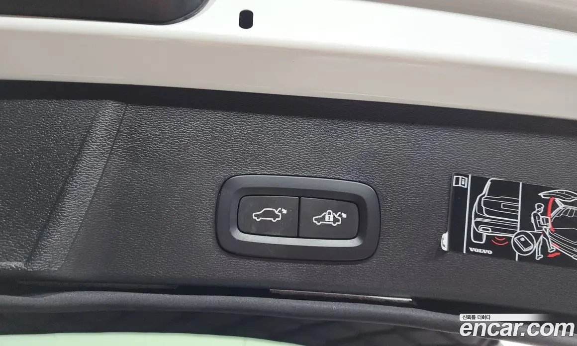 Volvo XC40 2021 2.0 автомат (гидро), фото 24