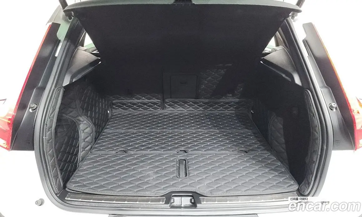 Volvo XC40 2021 2.0 автомат (гидро), фото 25