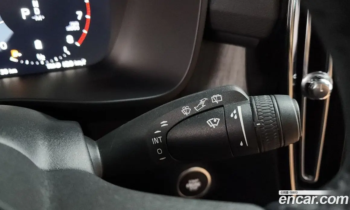 Volvo XC40 2021 2.0 автомат (гидро), фото 30
