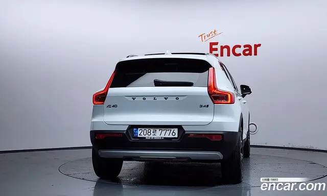 Volvo XC40 2021 2.0 автомат (гидро), миниатюра 4