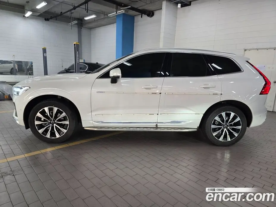 Volvo XC60 2023 2.0 автомат (гидро), фото 5