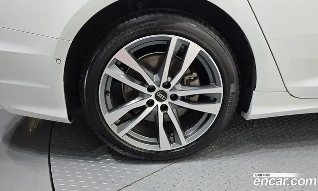 Audi A6 2022 2.0 автомат (гидро), миниатюра 5
